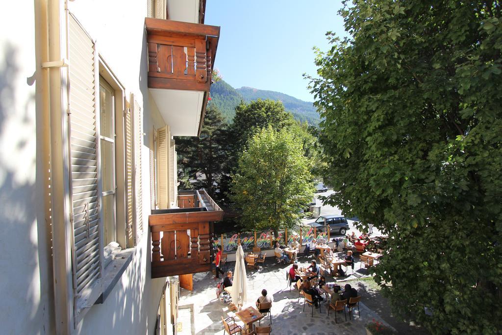 Residence Albergian Pragelato Exteriör bild
